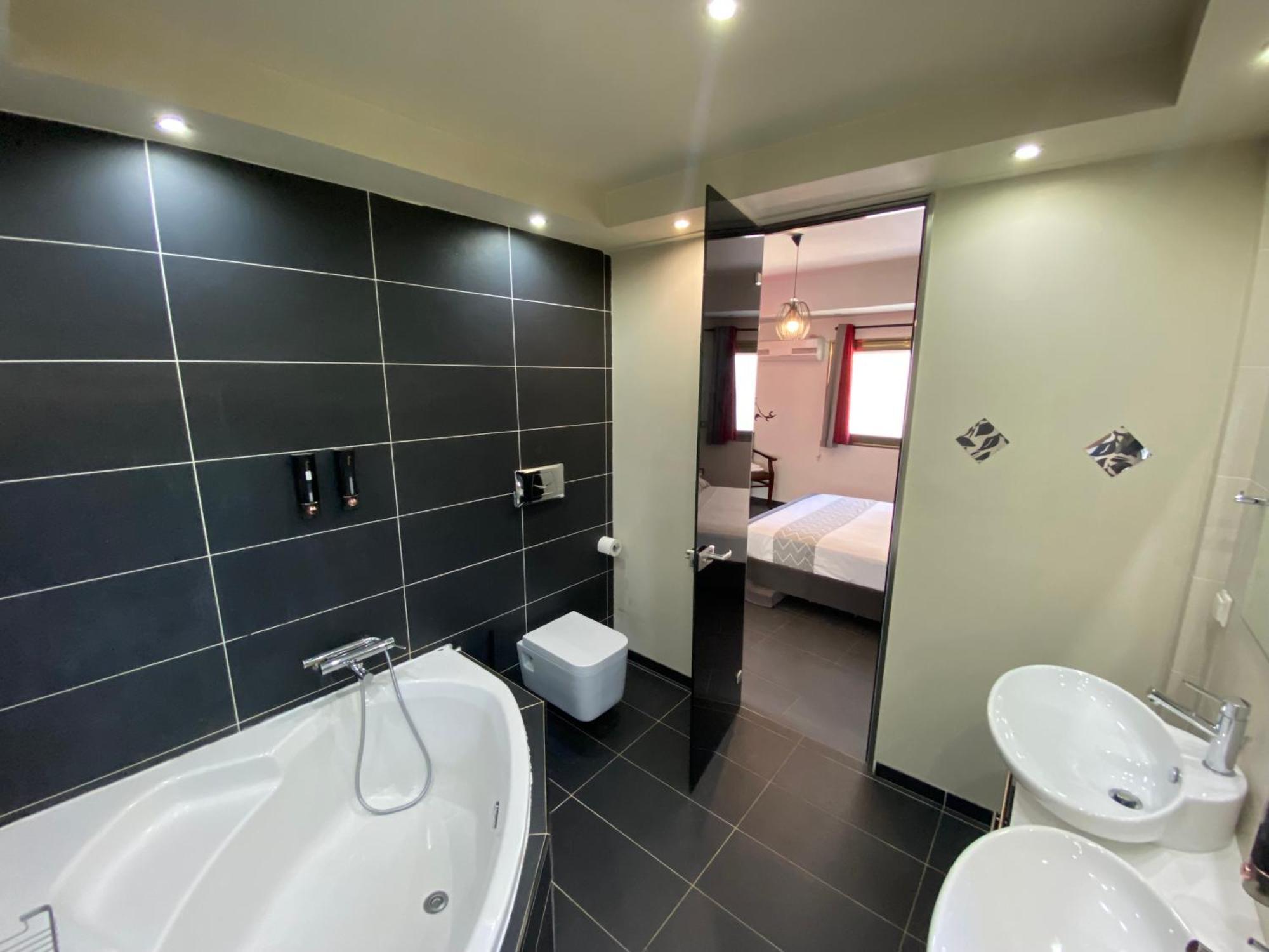 Luxury View Apartment 10Min From Athens Airport كوروبيون المظهر الخارجي الصورة