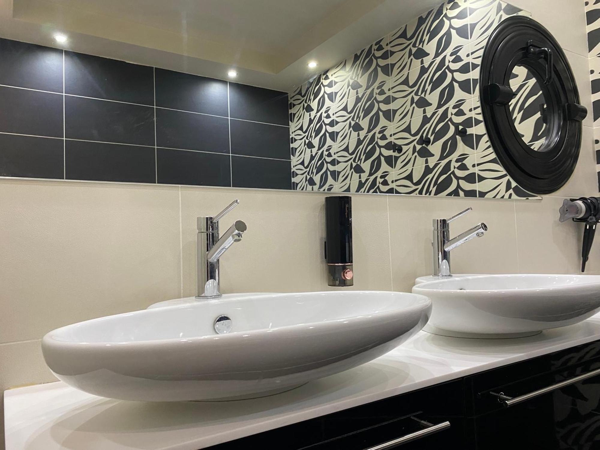 Luxury View Apartment 10Min From Athens Airport كوروبيون المظهر الخارجي الصورة
