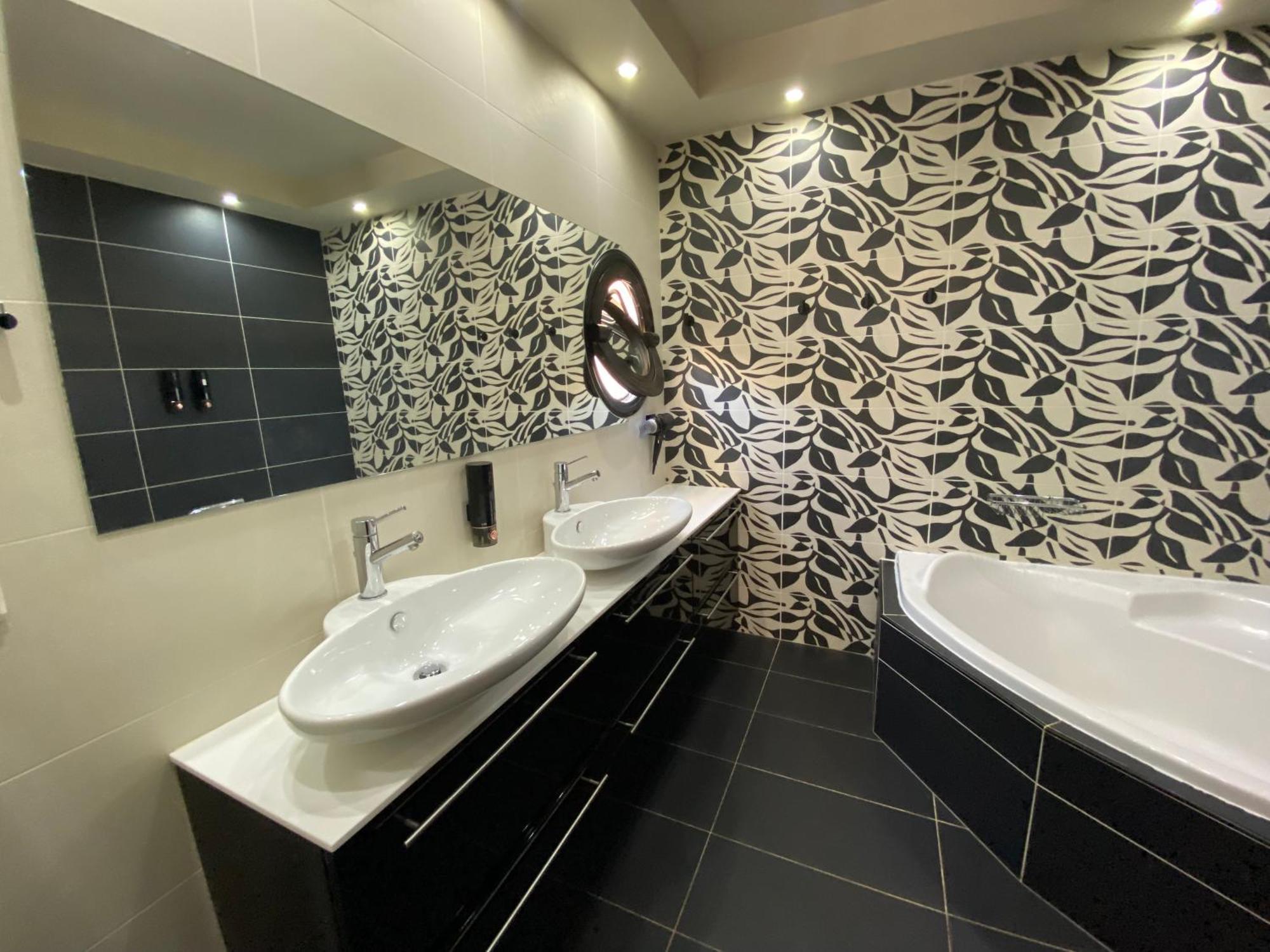 Luxury View Apartment 10Min From Athens Airport كوروبيون المظهر الخارجي الصورة