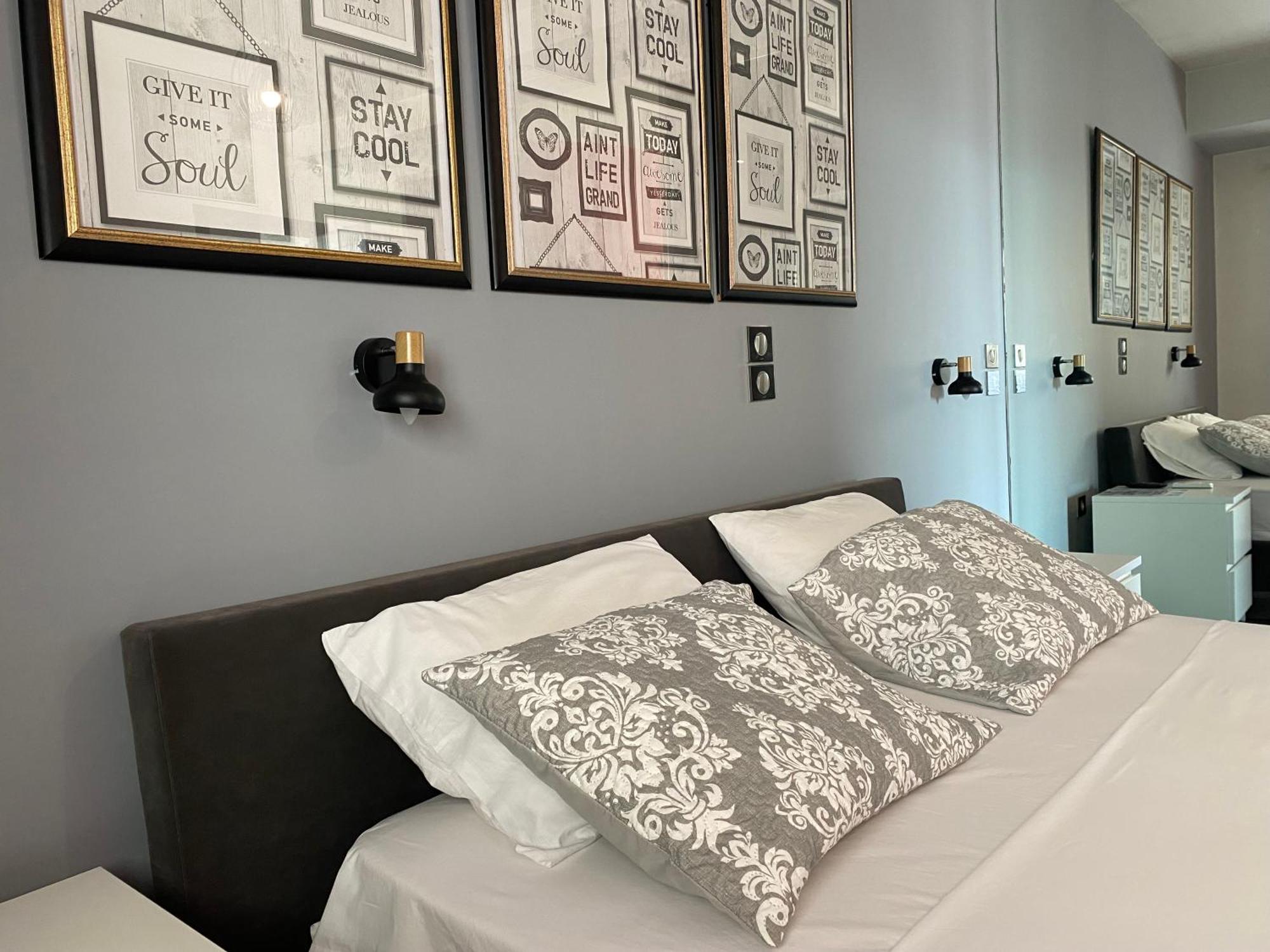 Luxury View Apartment 10Min From Athens Airport كوروبيون المظهر الخارجي الصورة