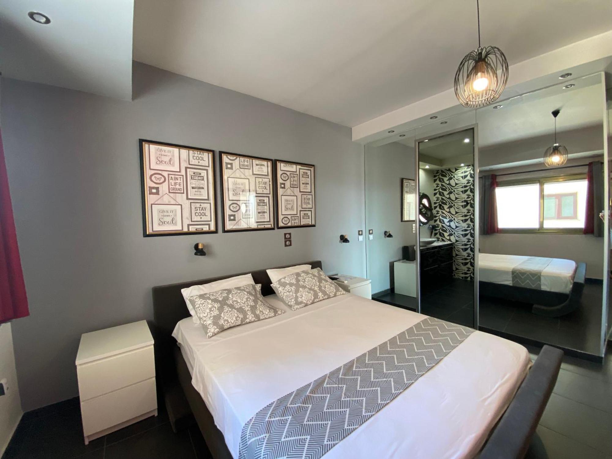 Luxury View Apartment 10Min From Athens Airport كوروبيون المظهر الخارجي الصورة